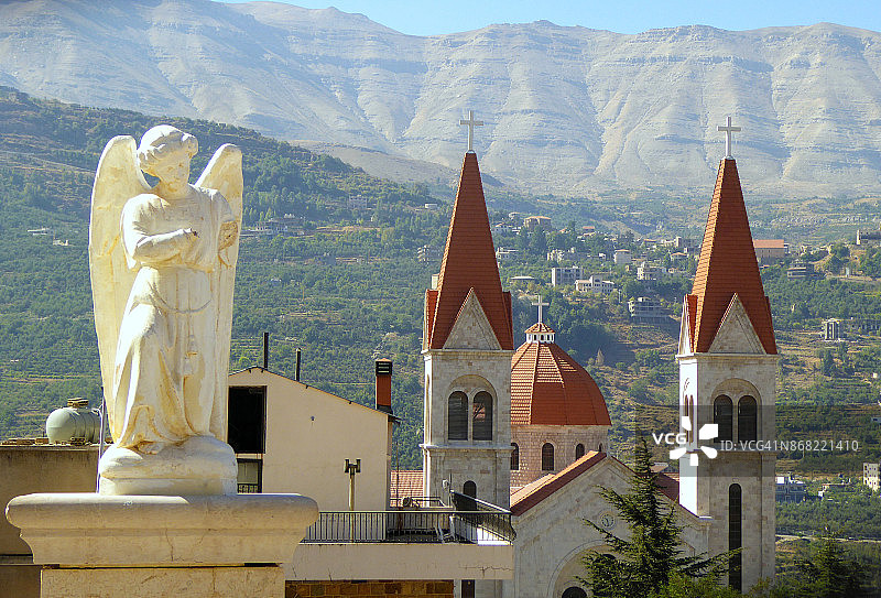 黎巴嫩巴查尔的圣萨巴大教堂和天使图片素材