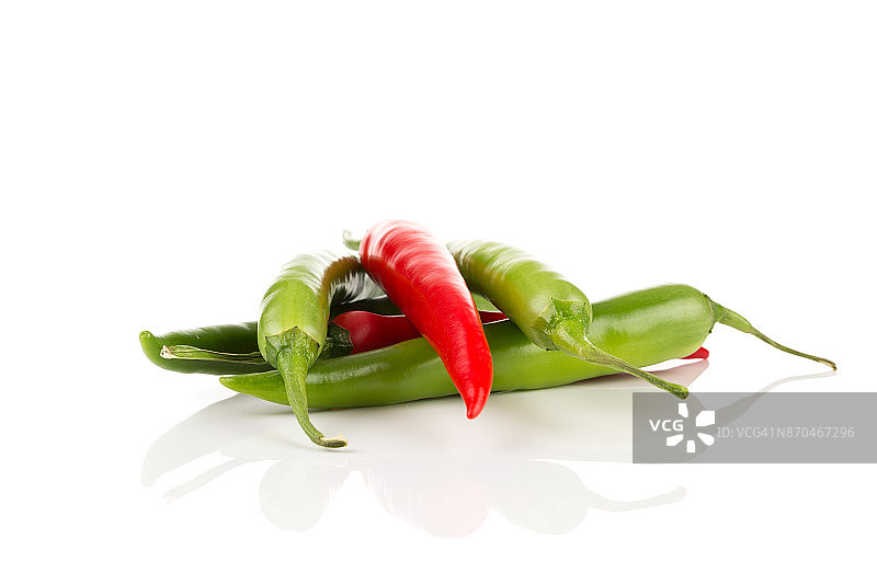 绿色和红色的辣椒图片素材