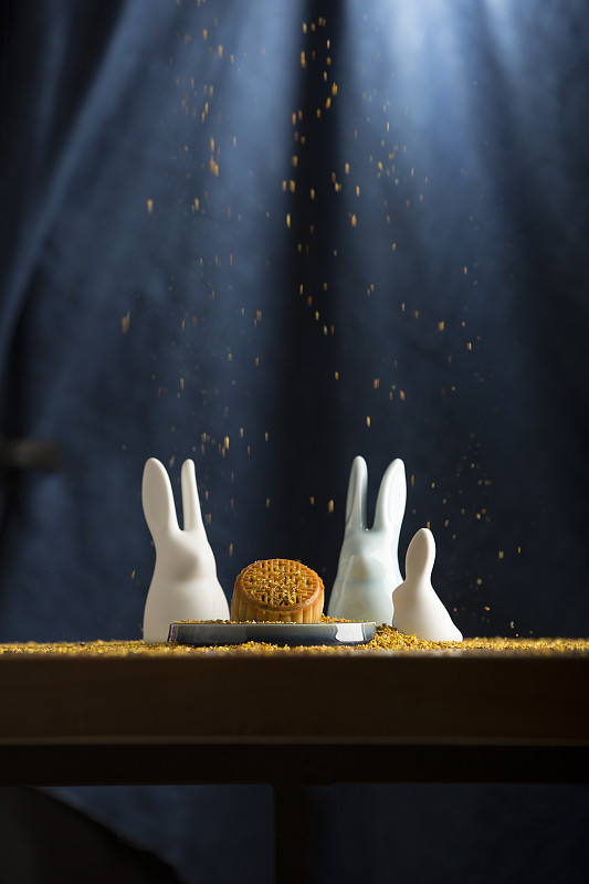 中秋月饼、兔子和桂花图片下载