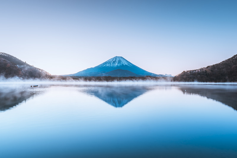 黄昏时分的日本富士山图片下载