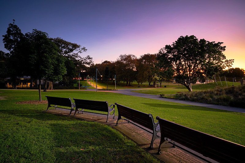 日落时分，悉尼阿尔弗雷德王子公园的宁静时刻图片下载