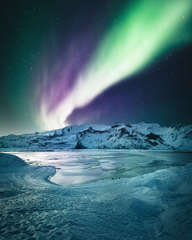 冰岛jakulsarlon的北极光图片下载