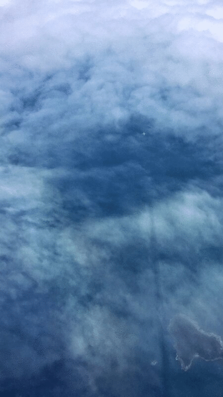 从飞机的高角度看移动的云图片下载
