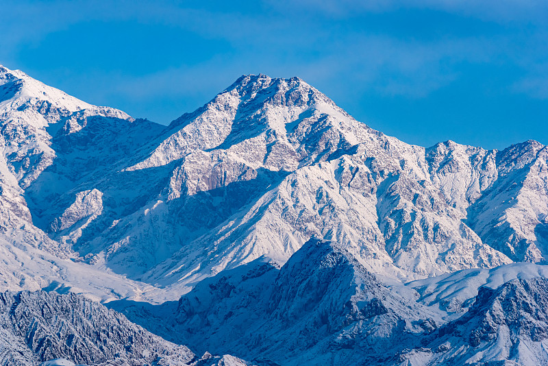 中国最西部，亚欧大陆深处的无名雪山，拍摄于新疆克州乌恰县图片素材