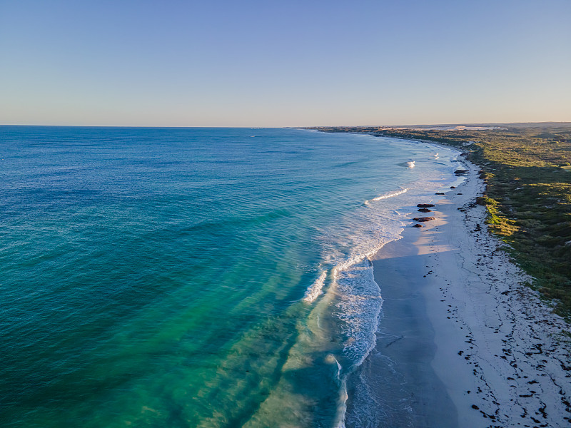 风景优美的大海对晴朗的天空，窗台点，澳大利亚图片素材