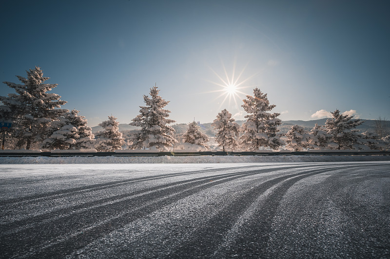 冬季的公路图片下载