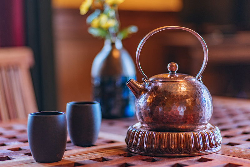 黄铜传统茶壶图片下载