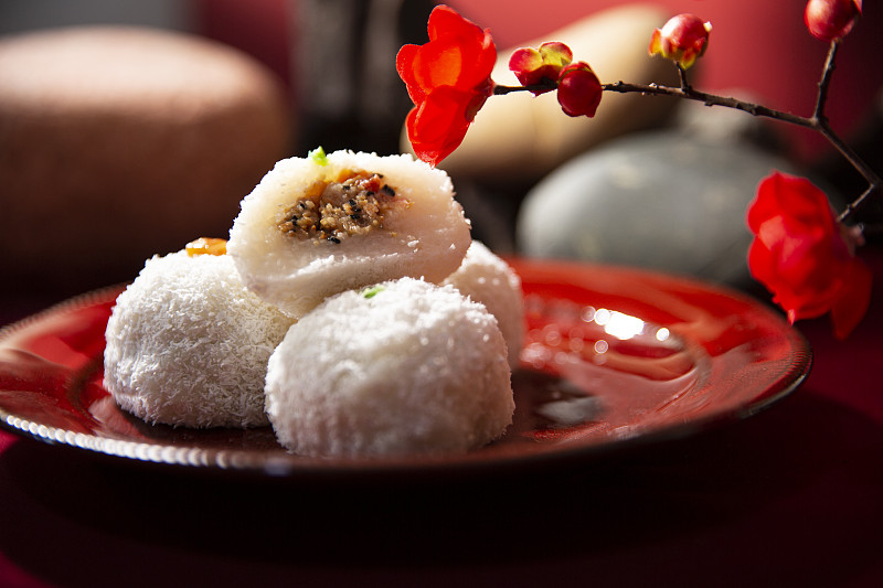 春节美食系列喜上眉梢，老北京小吃艾窝窝静物图片下载