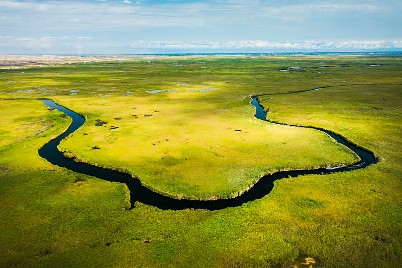 新疆巴州博湖县博斯腾湖草原湿地孔雀河自然景观图片下载