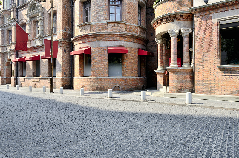 欧式风格老建筑和道路图片下载