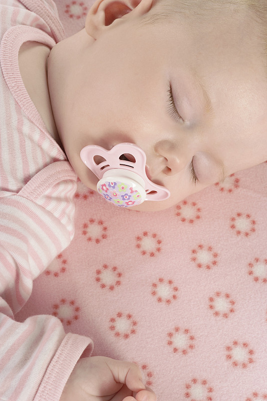 熟睡的婴儿图片素材