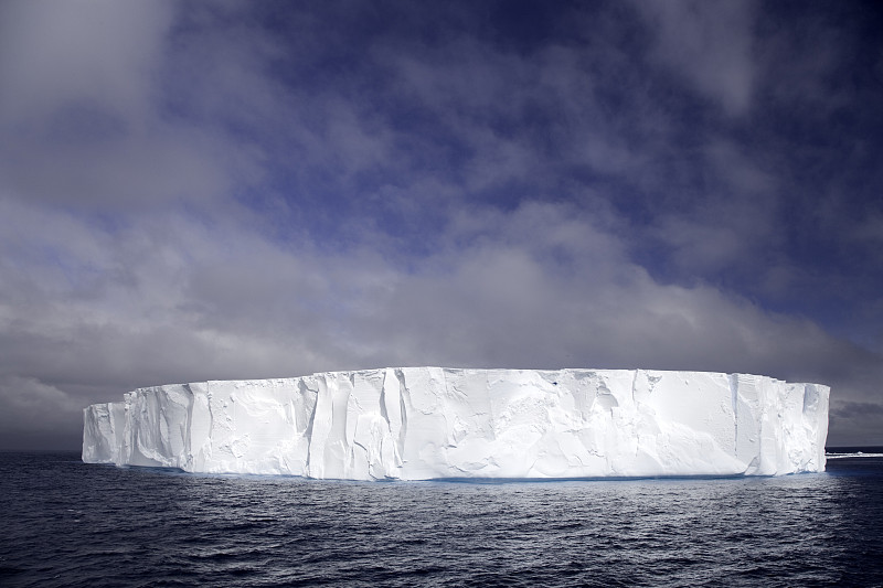 平顶冰山南极洲夏季天空图片下载