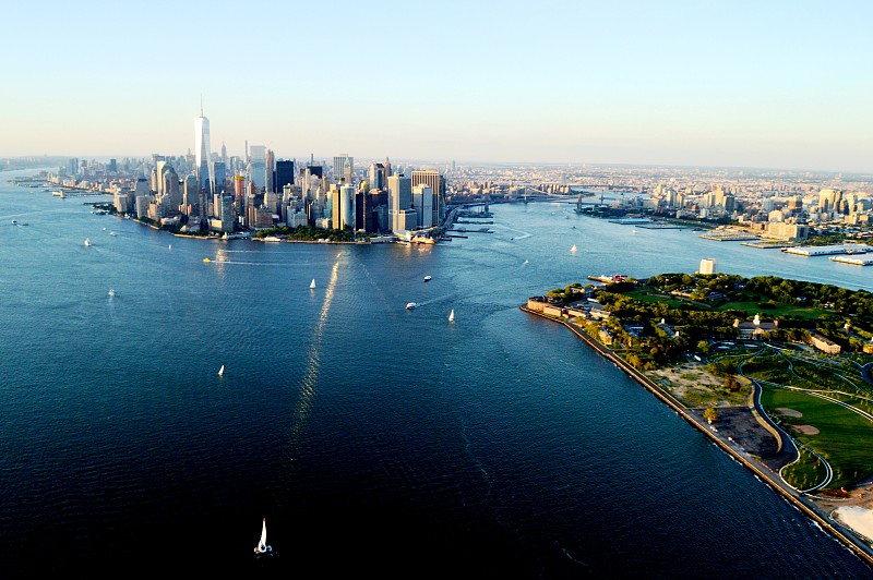 曼哈顿和纽约港图片下载