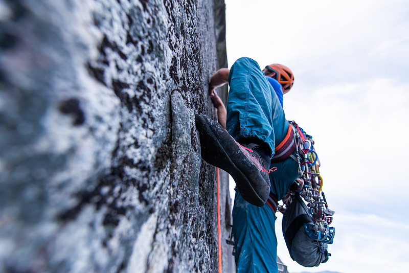 传统攀登，斯塔瓦穆斯酋长，斯夸米什，加拿大不列颠哥伦比亚省图片下载