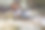 可爱的山雀(林奈后的山雀，山雀科)在山溪中沐浴。日本神奈川县相模原市Hayatogawa森林路，摄于2024年4月。摄影图片
