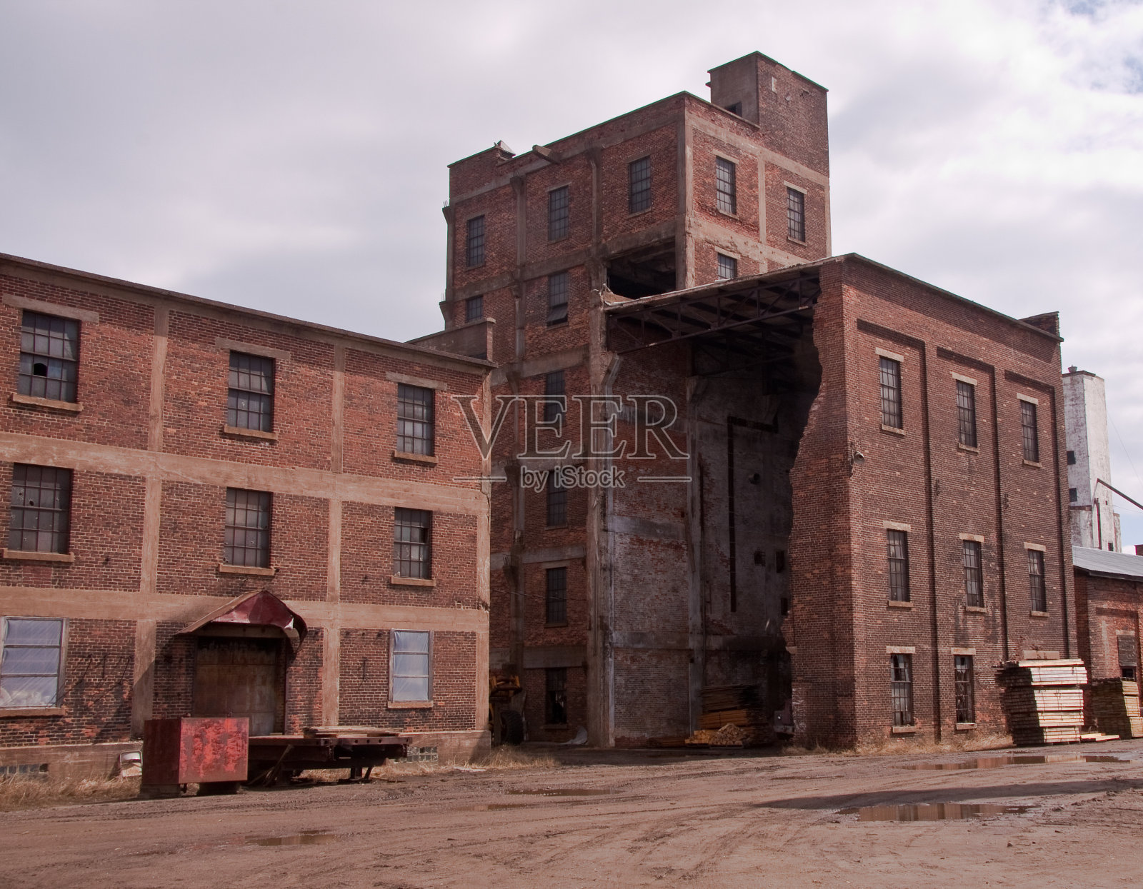 老木材厂的废墟照片摄影图片