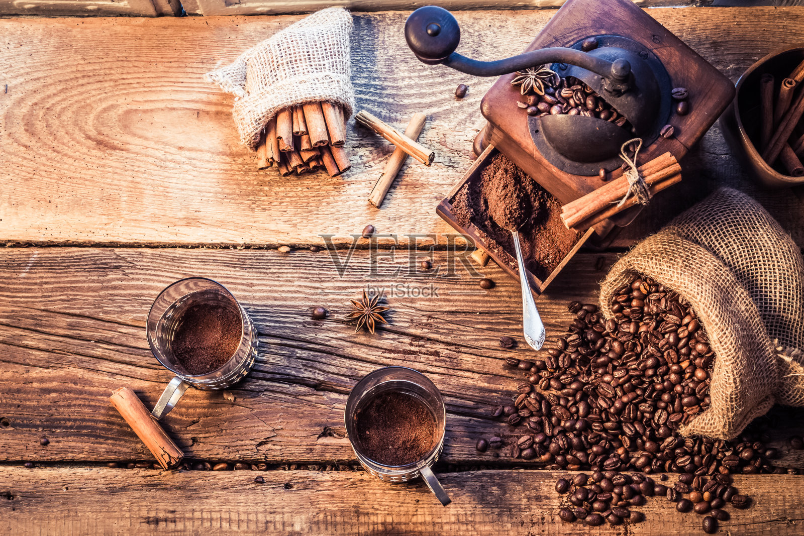 新鲜研磨咖啡的香味照片摄影图片