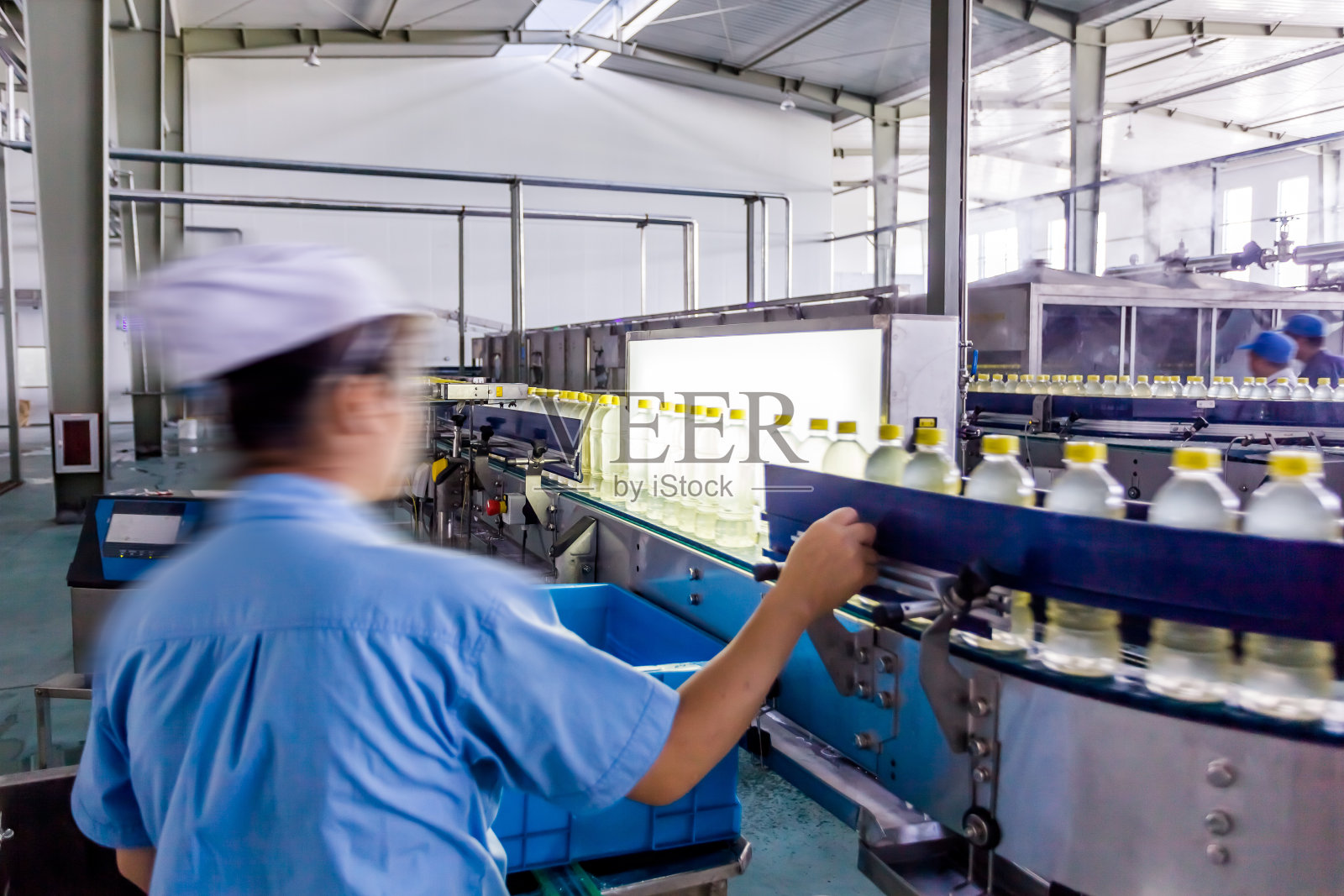 在中国的饮料生产工厂照片摄影图片