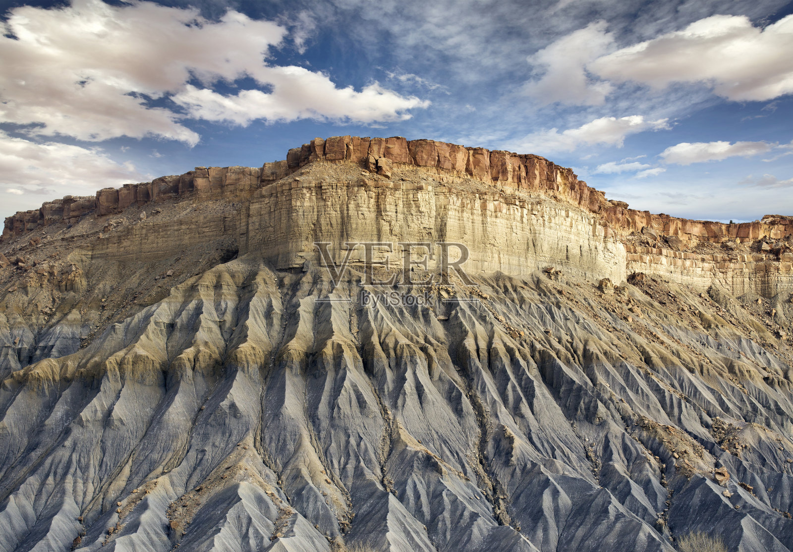 犹他州的蓝色岩石悬崖照片摄影图片