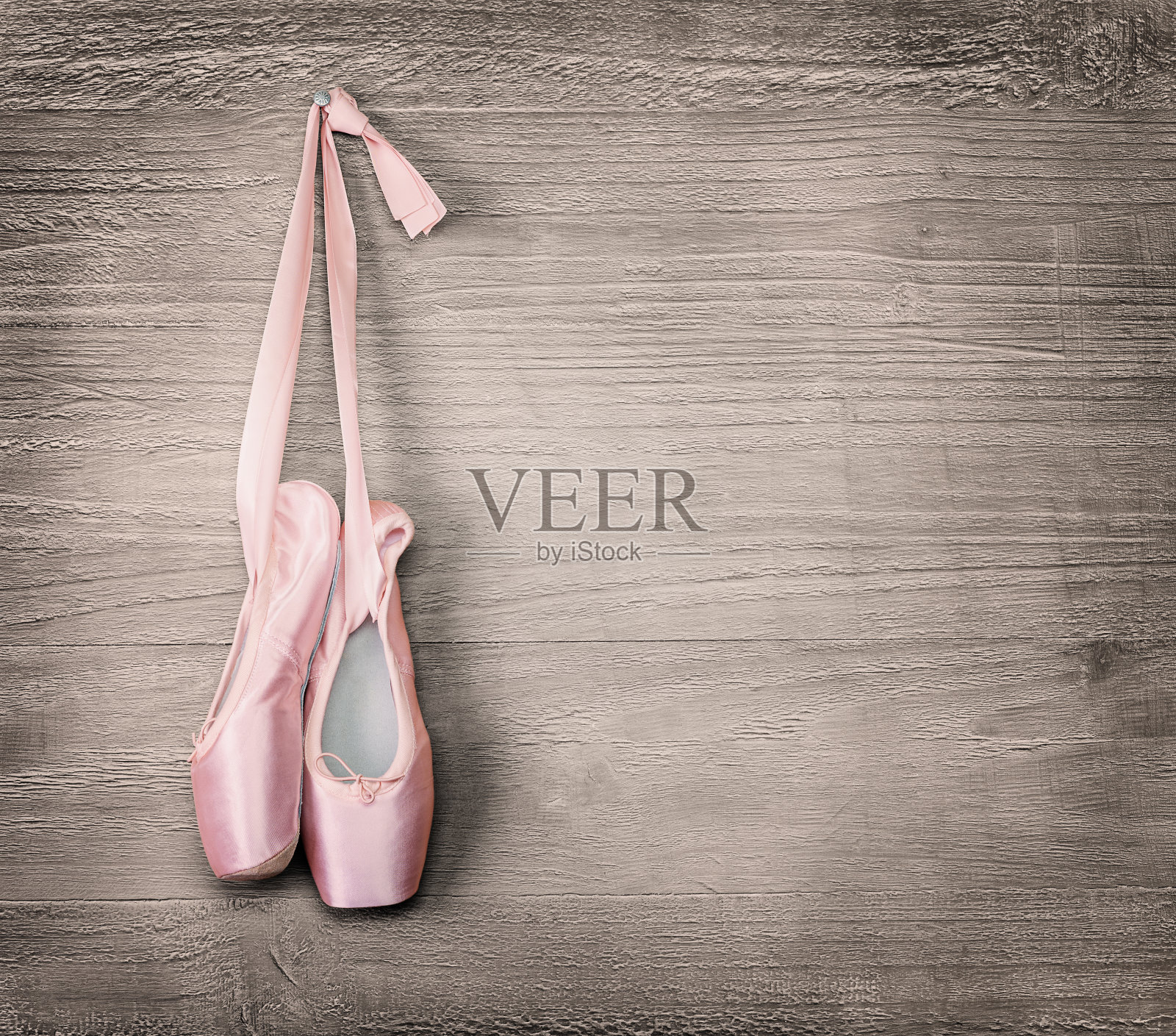 新的粉色芭蕾舞鞋照片摄影图片