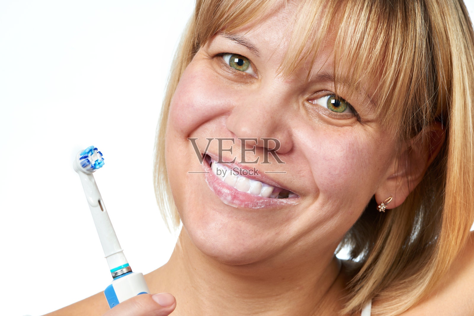 13、快乐女人刷牙，微笑孤立照片摄影图片