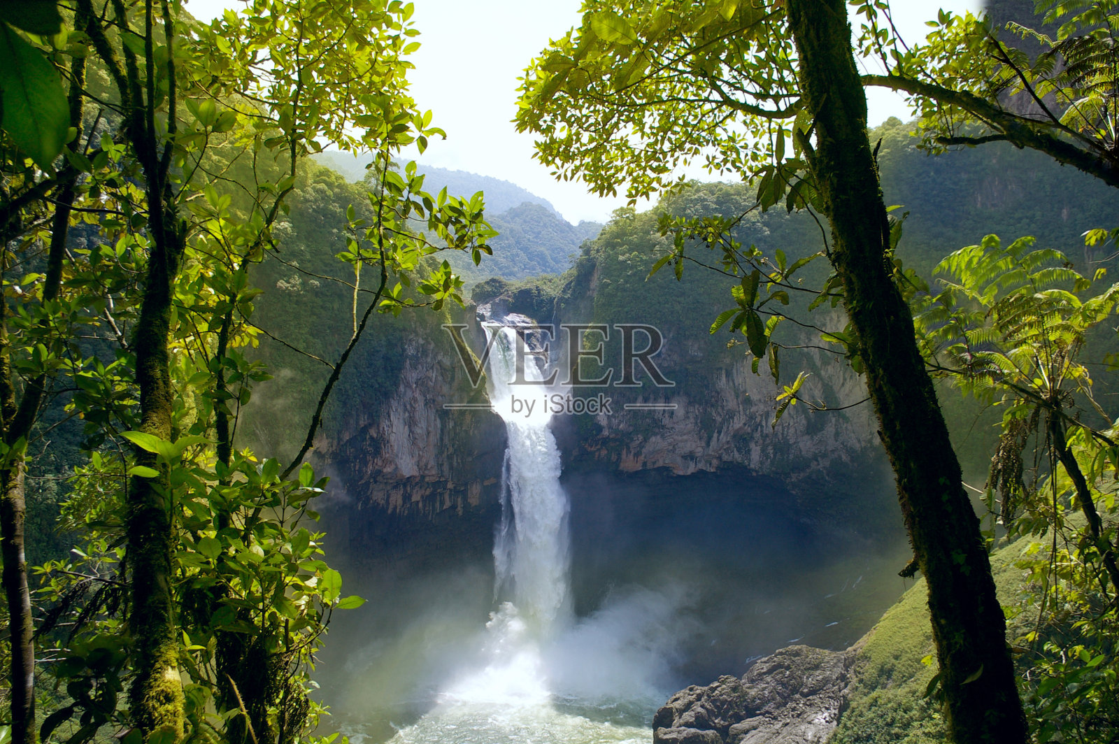 圣拉斐尔。厄瓜多尔最大的瀑布照片摄影图片