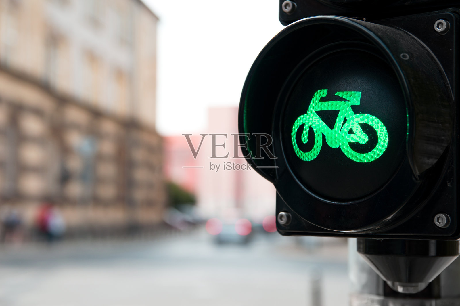 交通灯与绿灯为自行车照片摄影图片