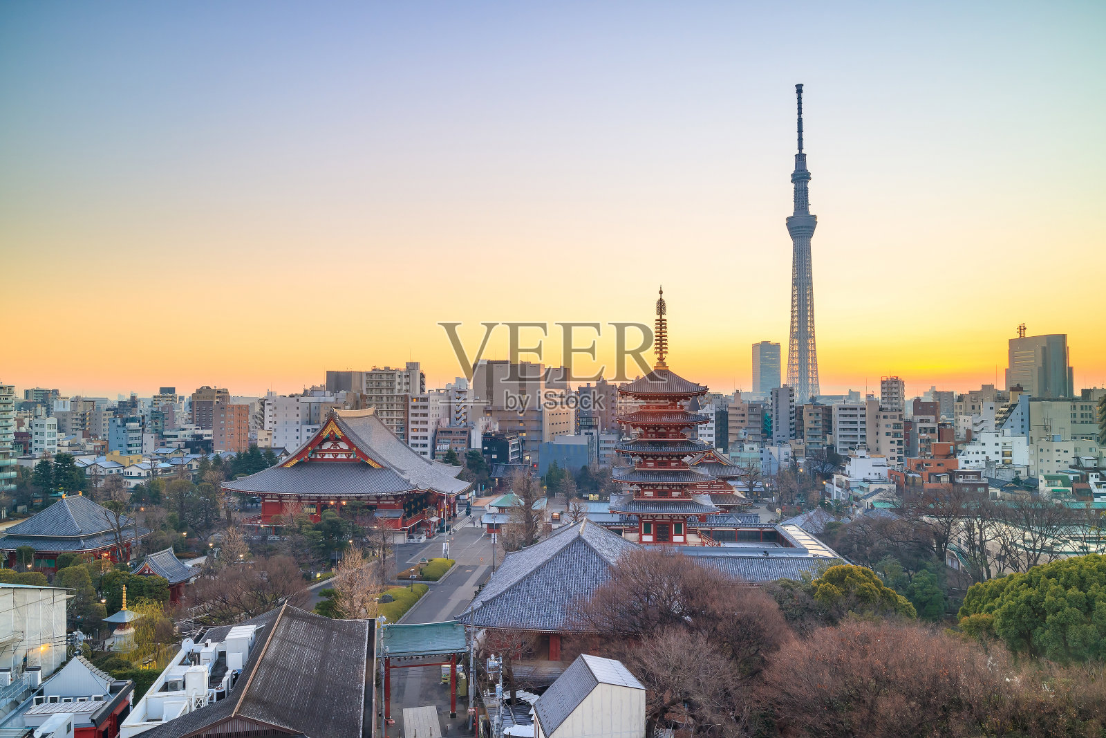 黄昏时分的东京天际线照片摄影图片