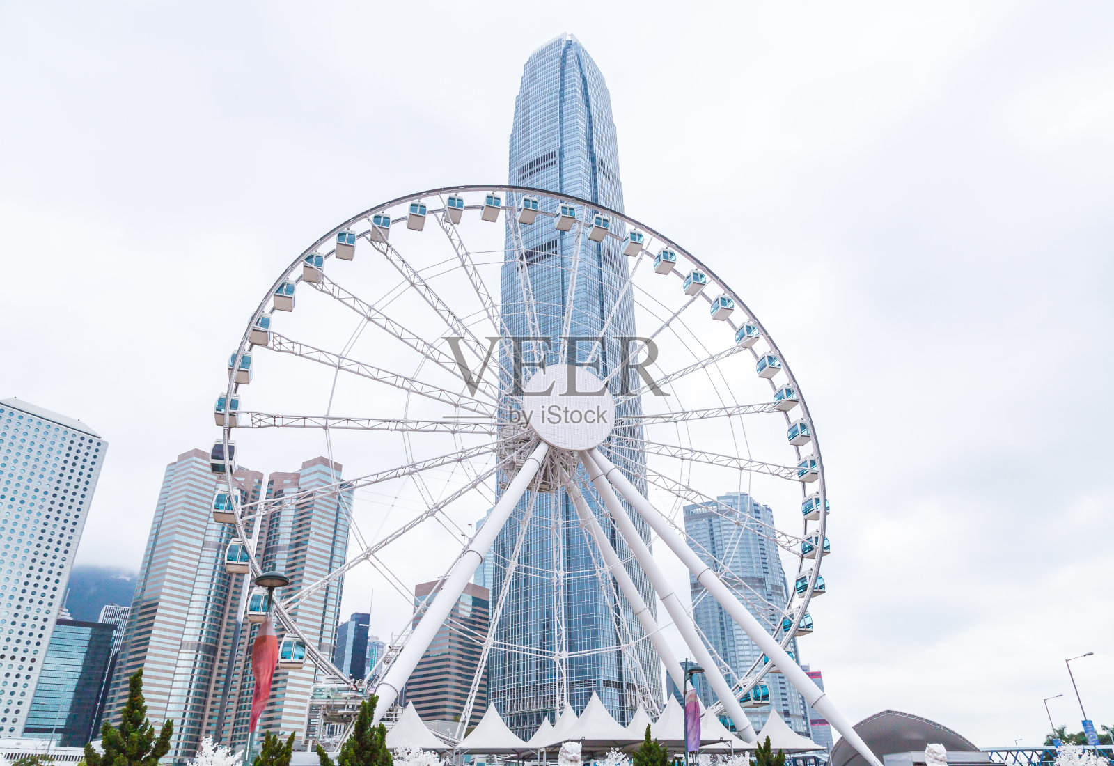 香港天际线全景与摩天轮照片摄影图片