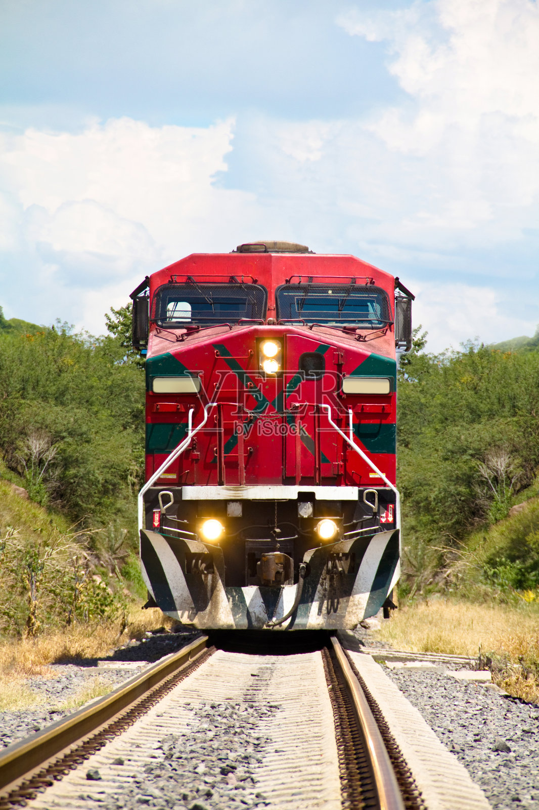 红色的火车照片摄影图片