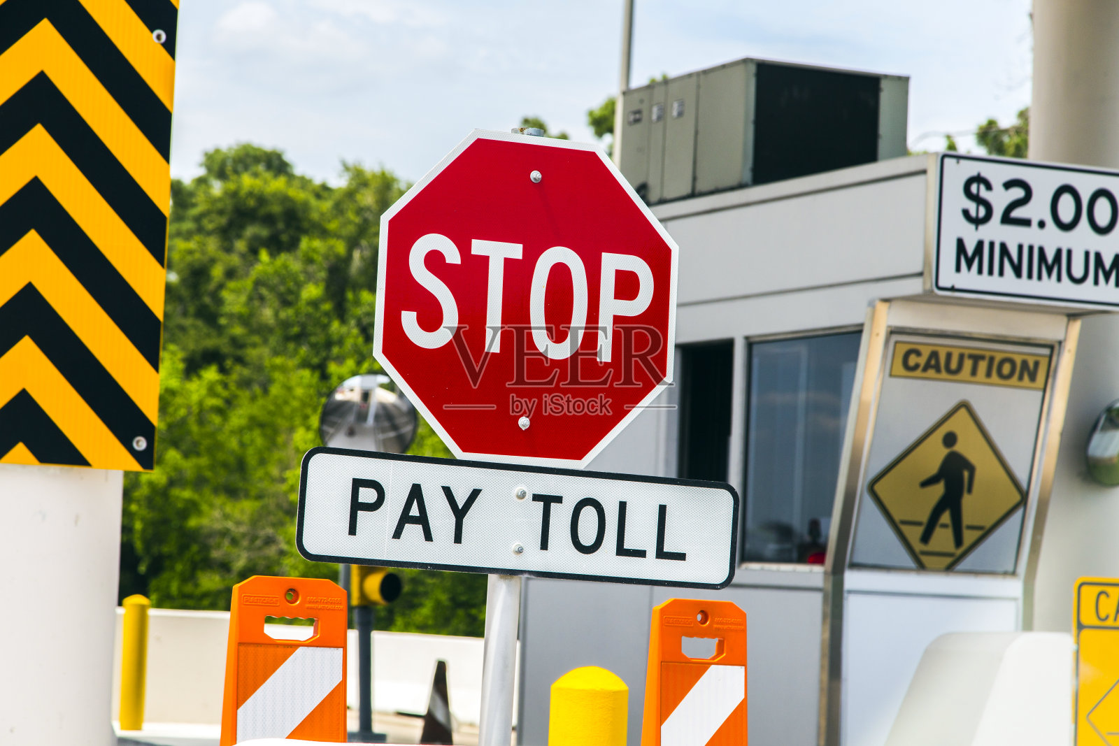 德克萨斯州一座收费桥上的收费公路标志照片摄影图片