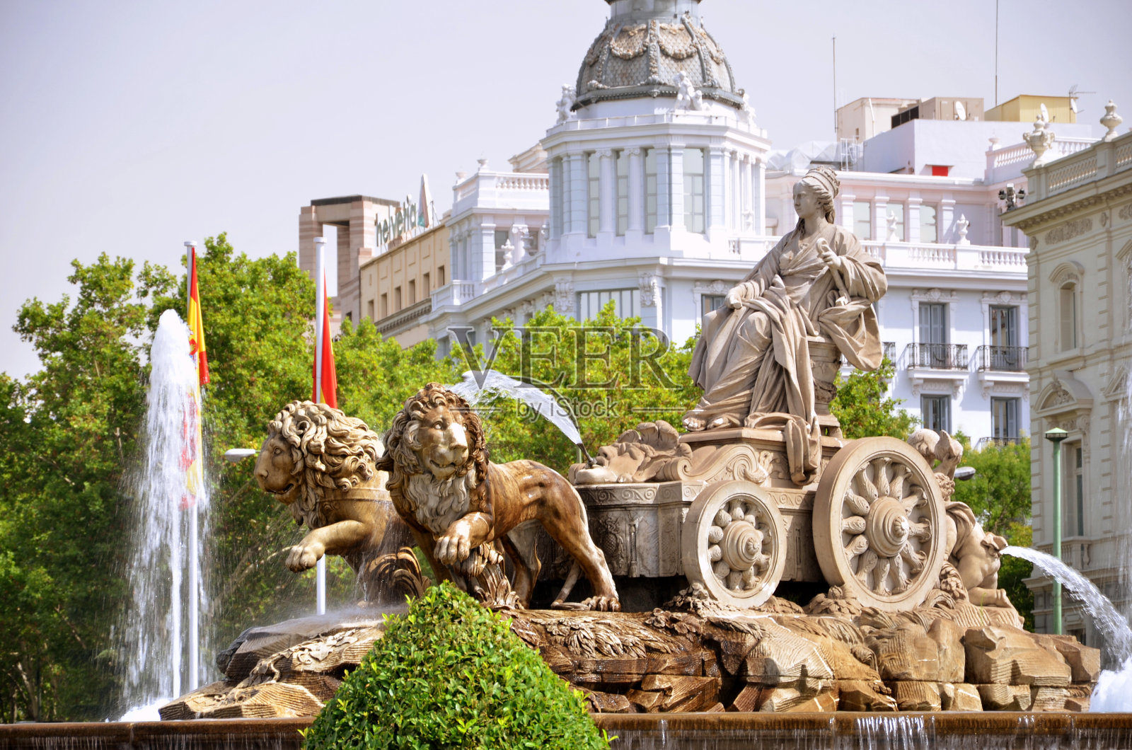 雄伟的Cibeles喷泉在西班牙马德里Cibeles广场照片摄影图片