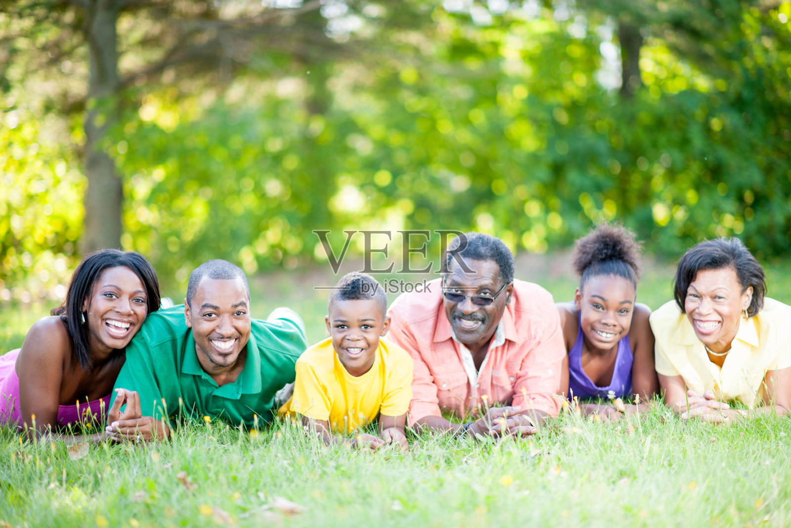 幸福的家庭照片摄影图片