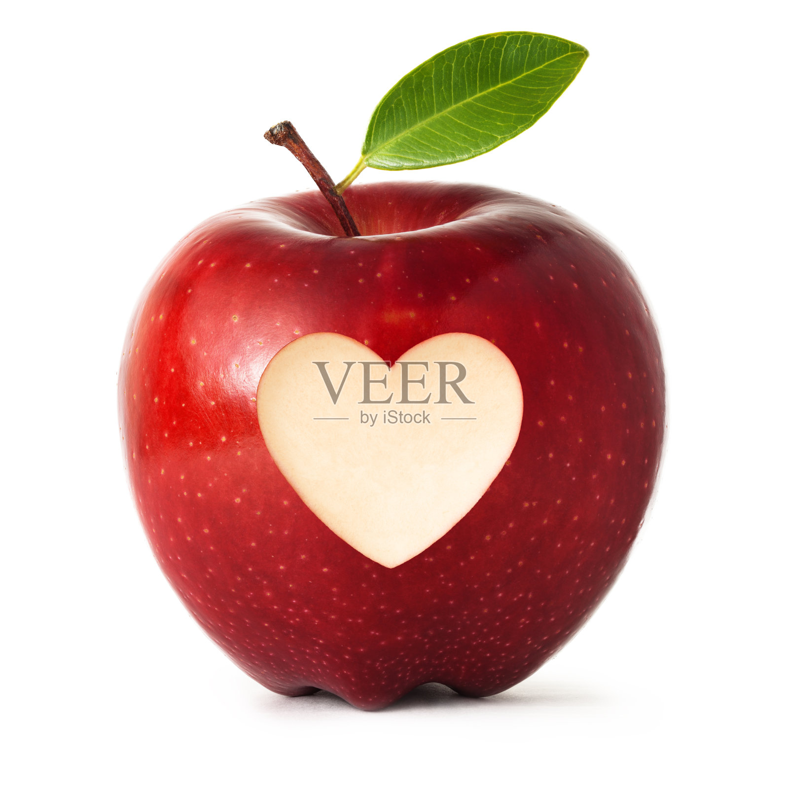 红色的苹果与心的象征孤立在白色的背景照片摄影图片