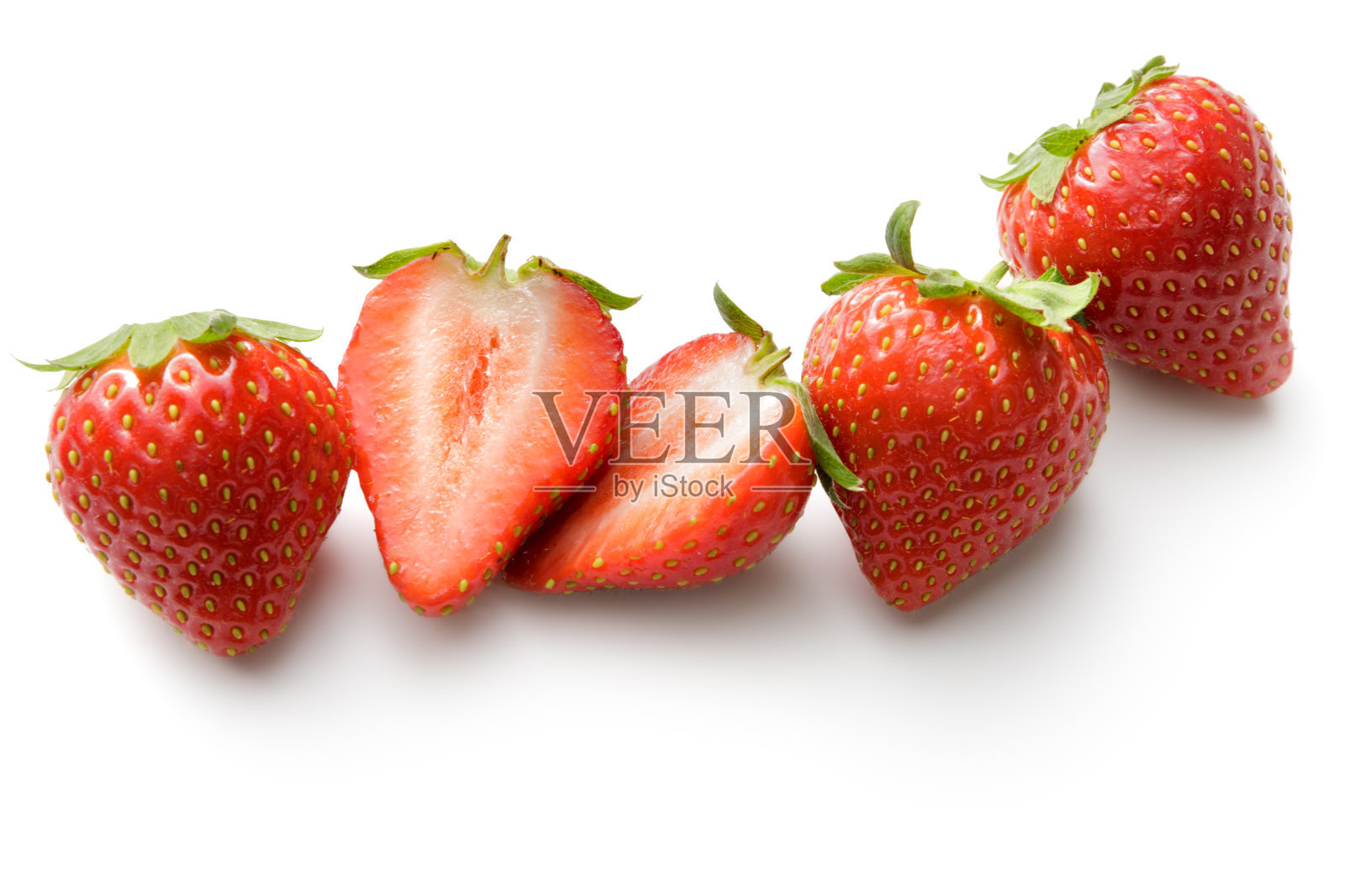 水果:白色背景上孤立的草莓照片摄影图片