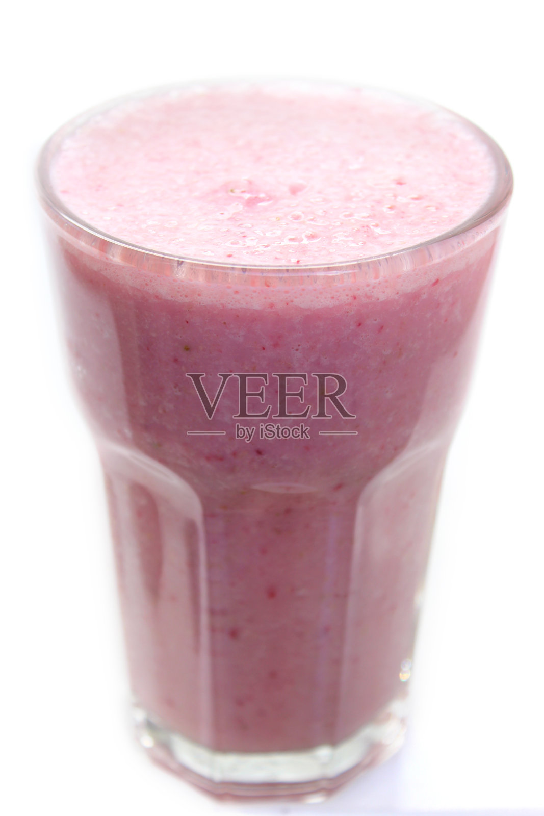 草莓冰沙/奶昔在美国餐车饮料杯，蛋白质饮料照片摄影图片
