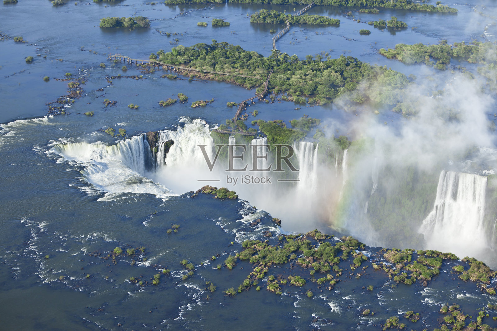 阿根廷伊瓜苏瀑布的鸟瞰图照片摄影图片