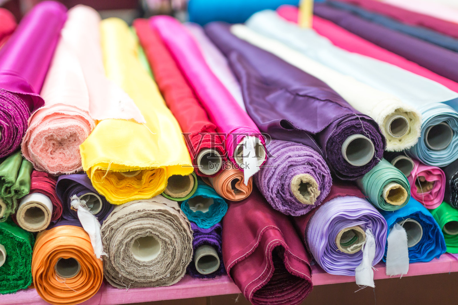 丝绸纺织品在市场上出售照片摄影图片