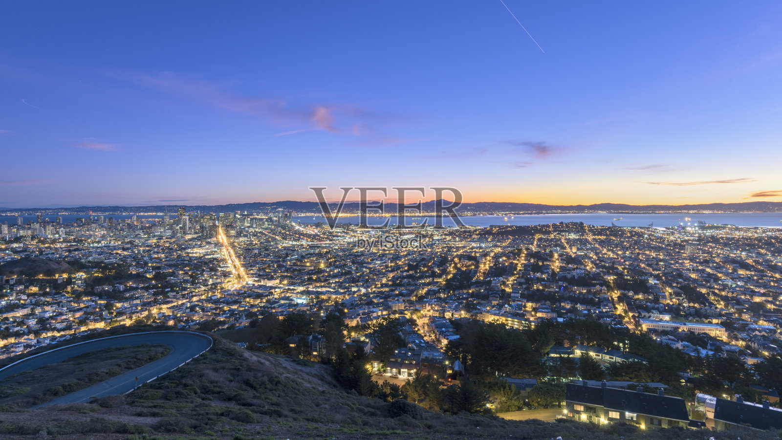 阳光下的旧金山城市景观照片摄影图片