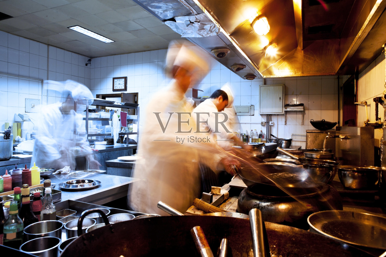 移动厨师的餐厅厨房照片摄影图片