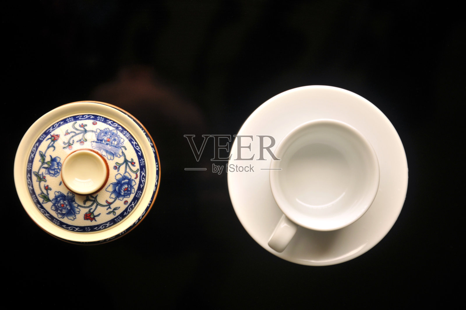中国茶杯和空咖啡杯照片摄影图片