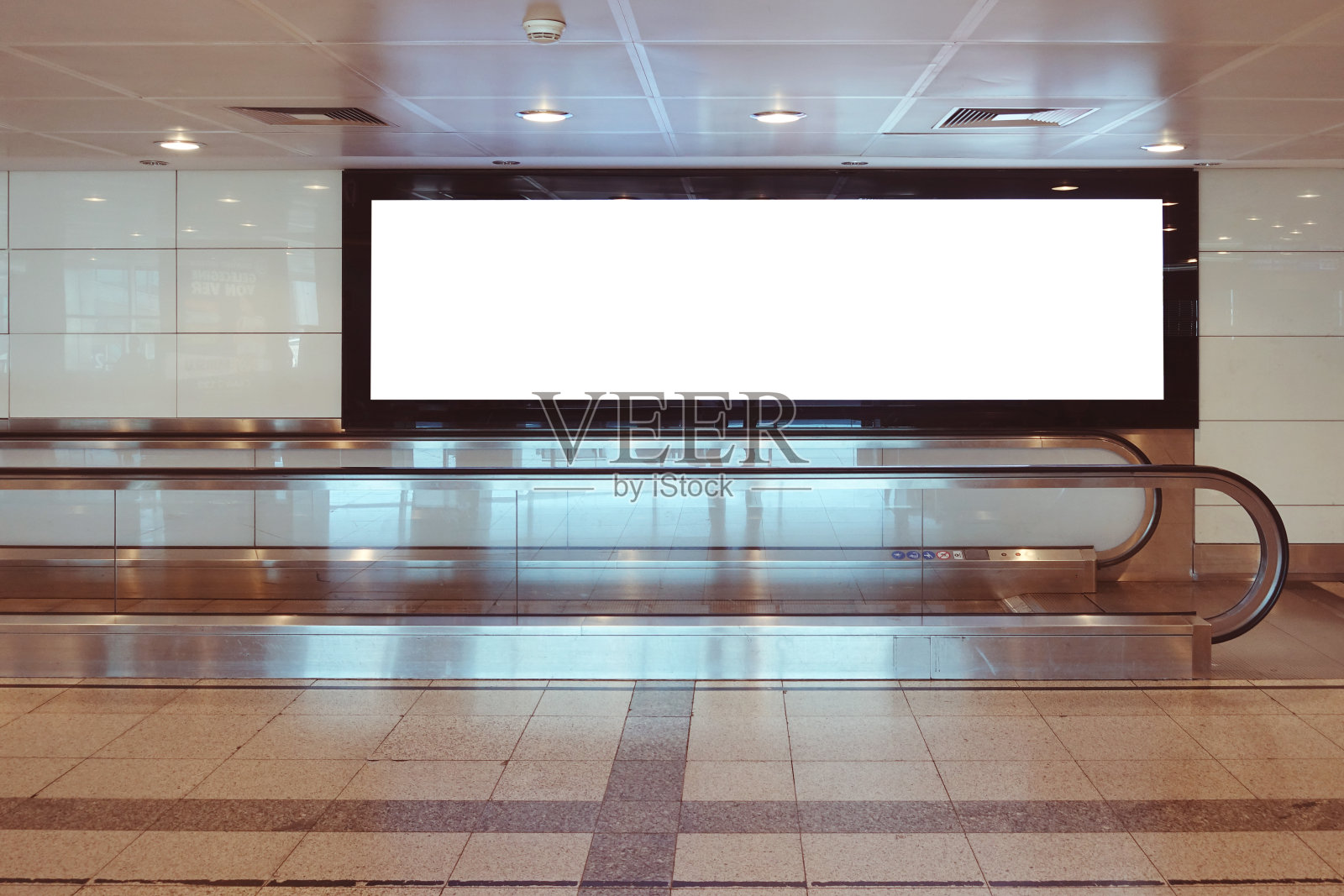 机场的空白广告牌照片摄影图片