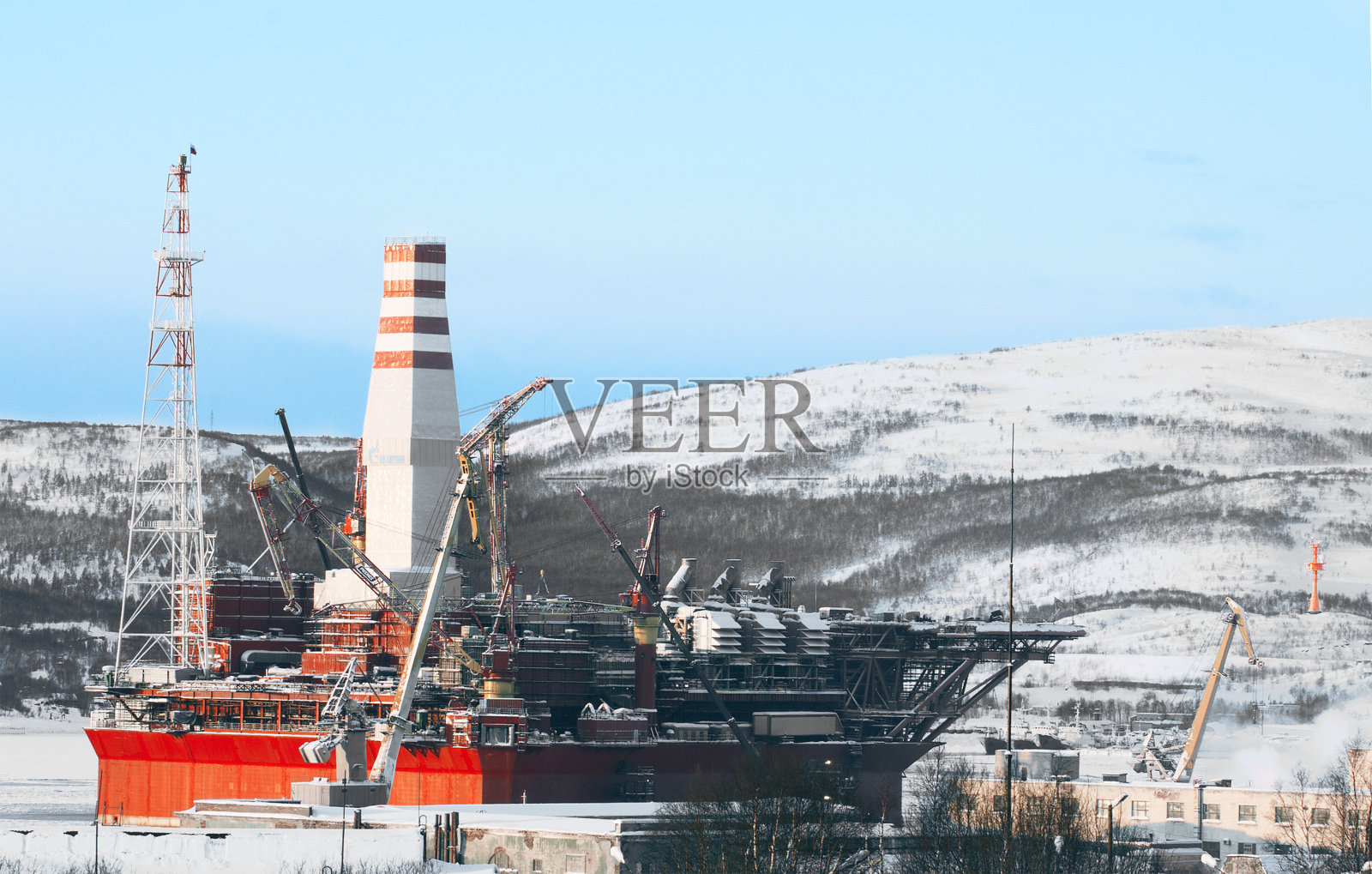 在Prirazlomnaya冬季码头的平台сloseUp照片摄影图片