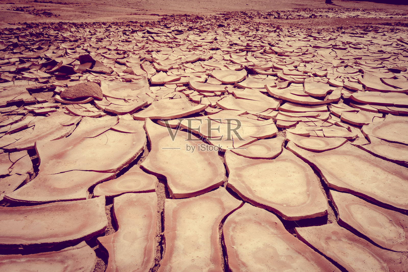 智利阿塔卡马圣佩德罗死亡谷沙漠的龟裂土地照片摄影图片