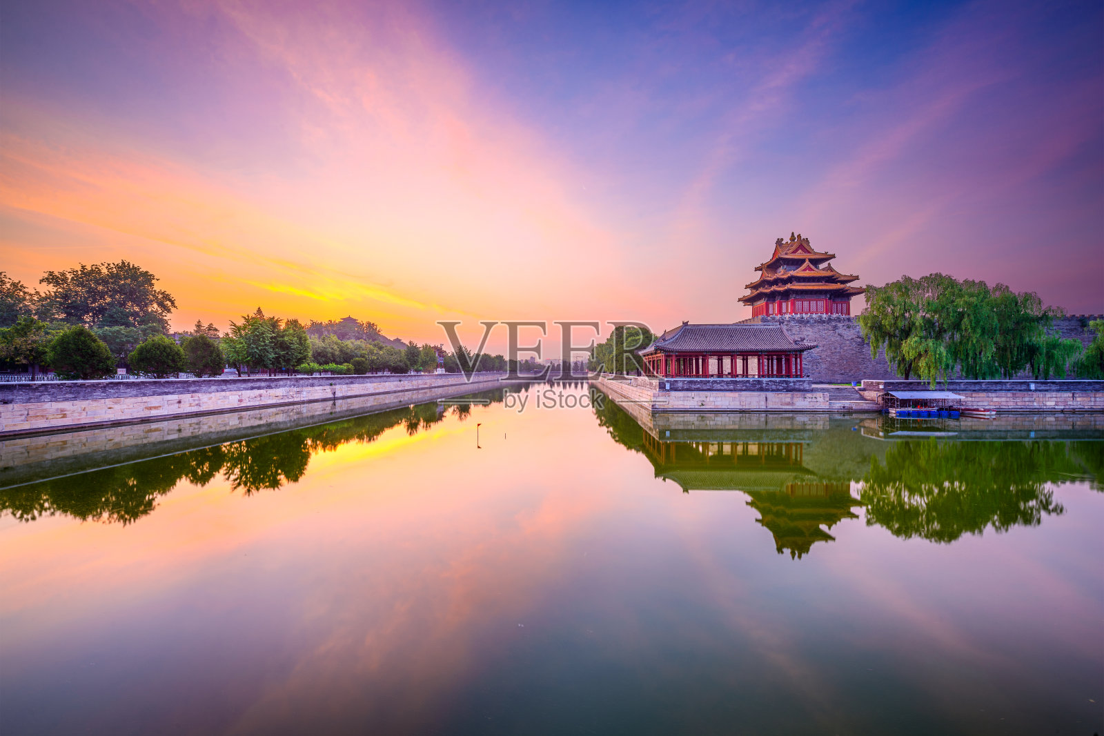 北京紫禁城的护城河照片摄影图片