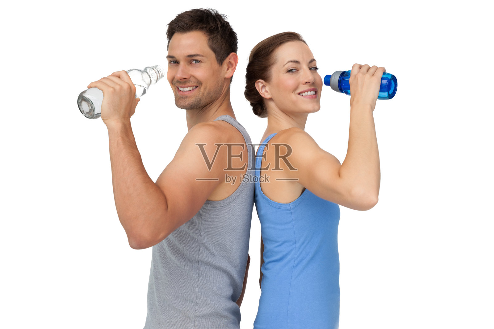 幸福的年轻夫妇与水瓶照片摄影图片
