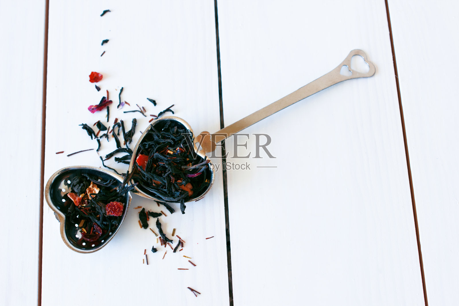 金属浸茶机红茶和草药茶照片摄影图片