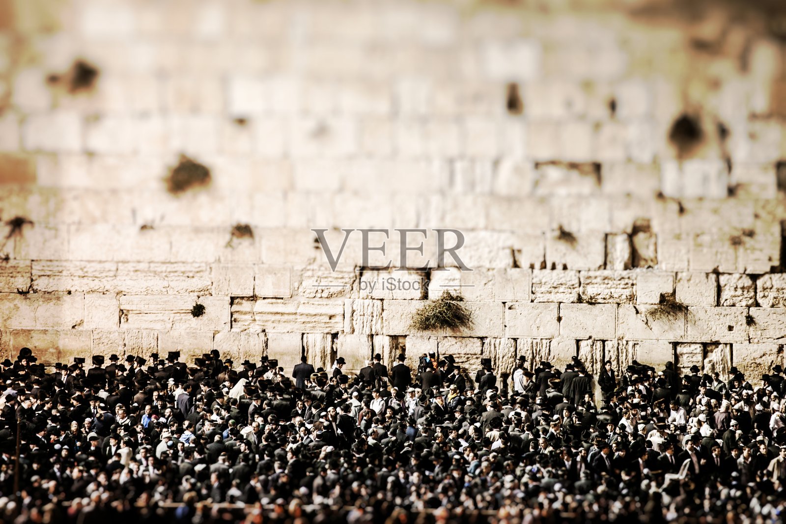 以色列耶路撒冷西墙的祈祷者。照片摄影图片