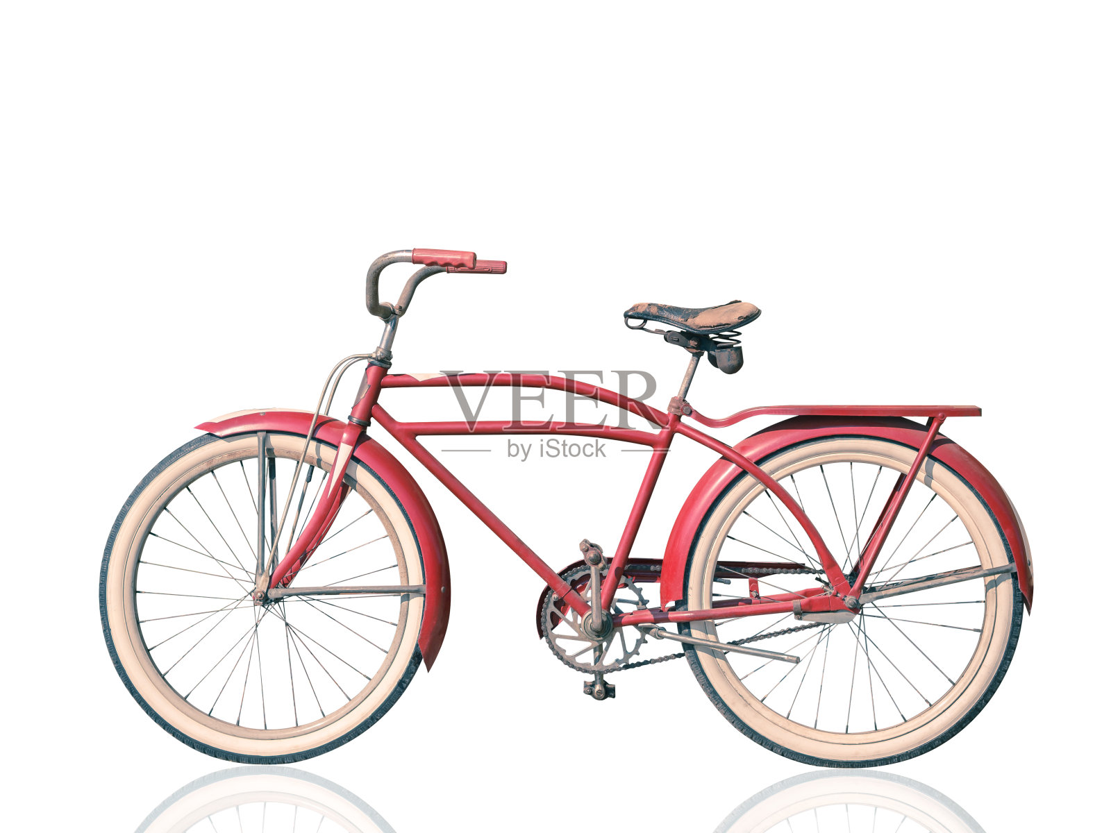 复古红色自行车孤立在白色背景。剪切路径。照片摄影图片