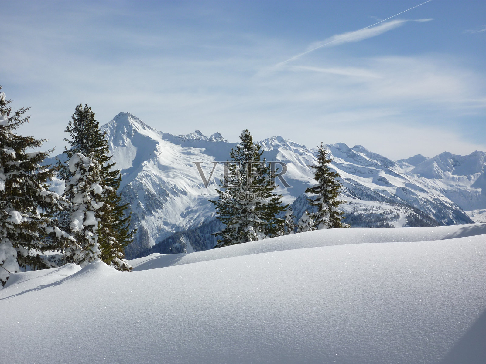 冬天的阿尔卑斯山照片摄影图片